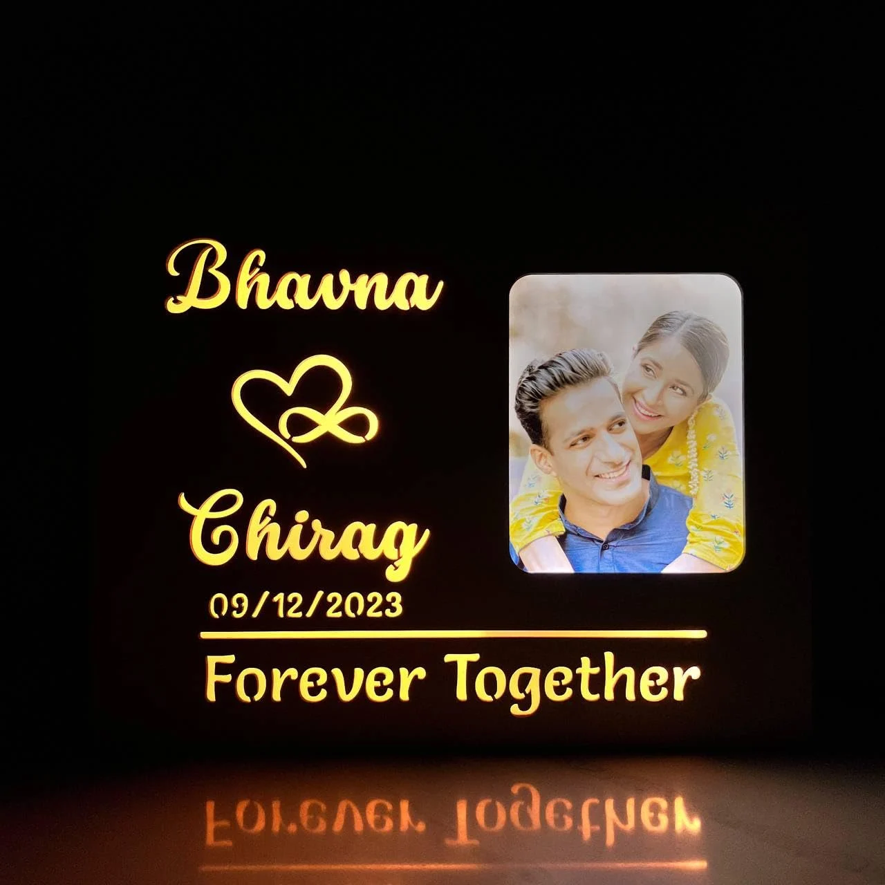Forever together photo lamp – close-up