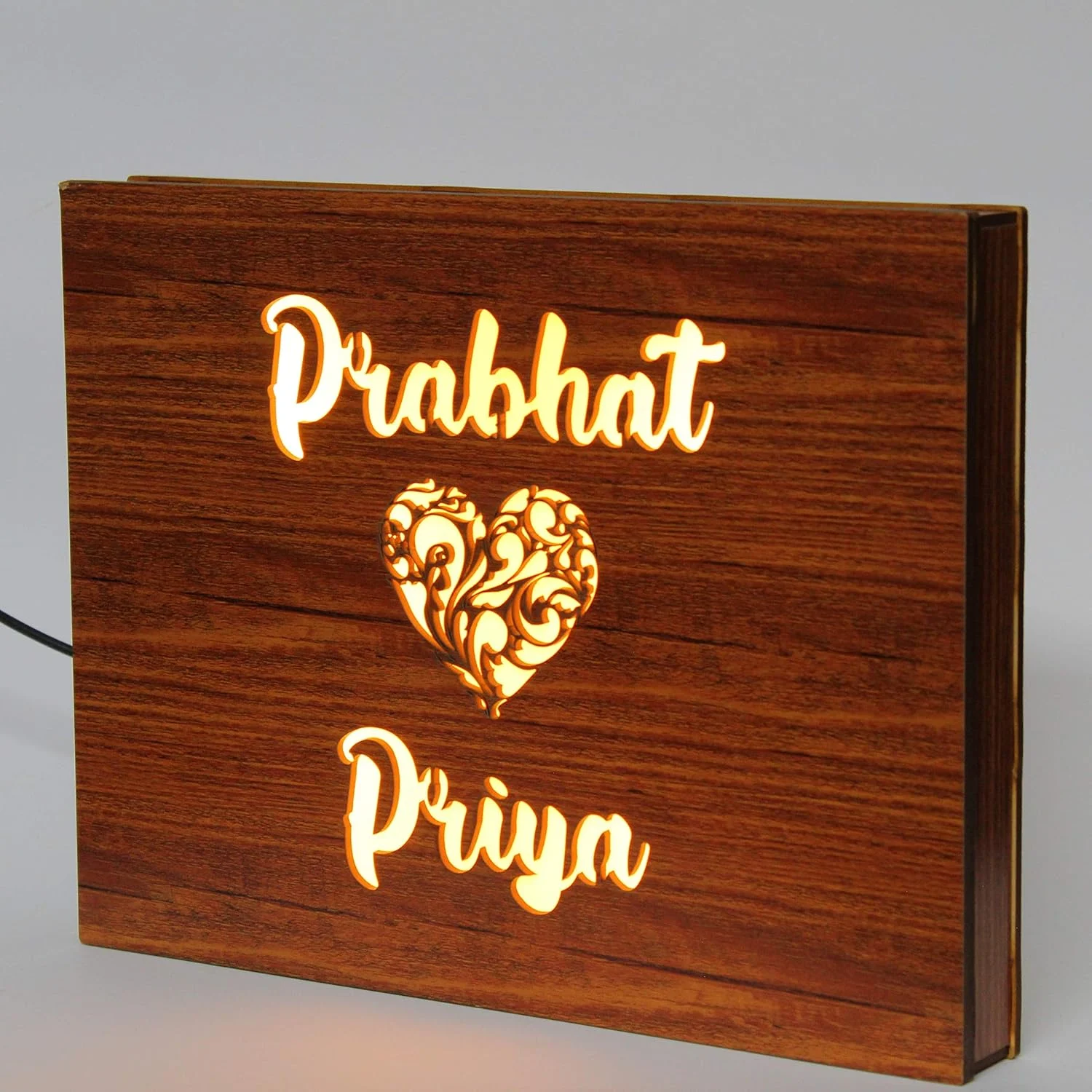 Golden oak couple name lamp – glowing