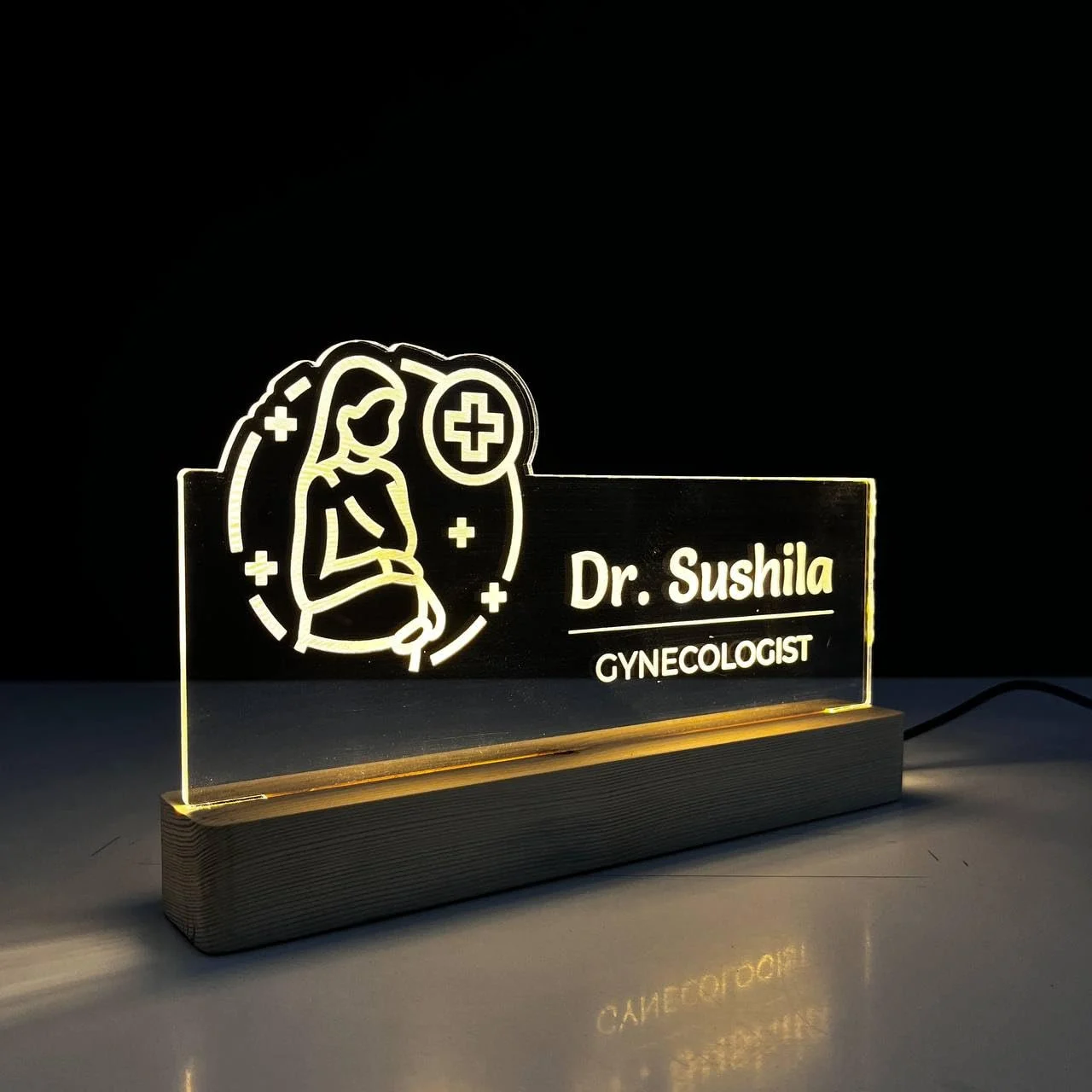Personalised Name Lamp with Wooden Base for Gynecologists – 10 x 6 inch – switched off